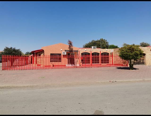 3 BEDROOM HOUSE FOR SALE IN KARLIENPARK